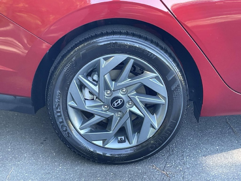 Certified 2024 Hyundai Elantra SEL FWD image 7