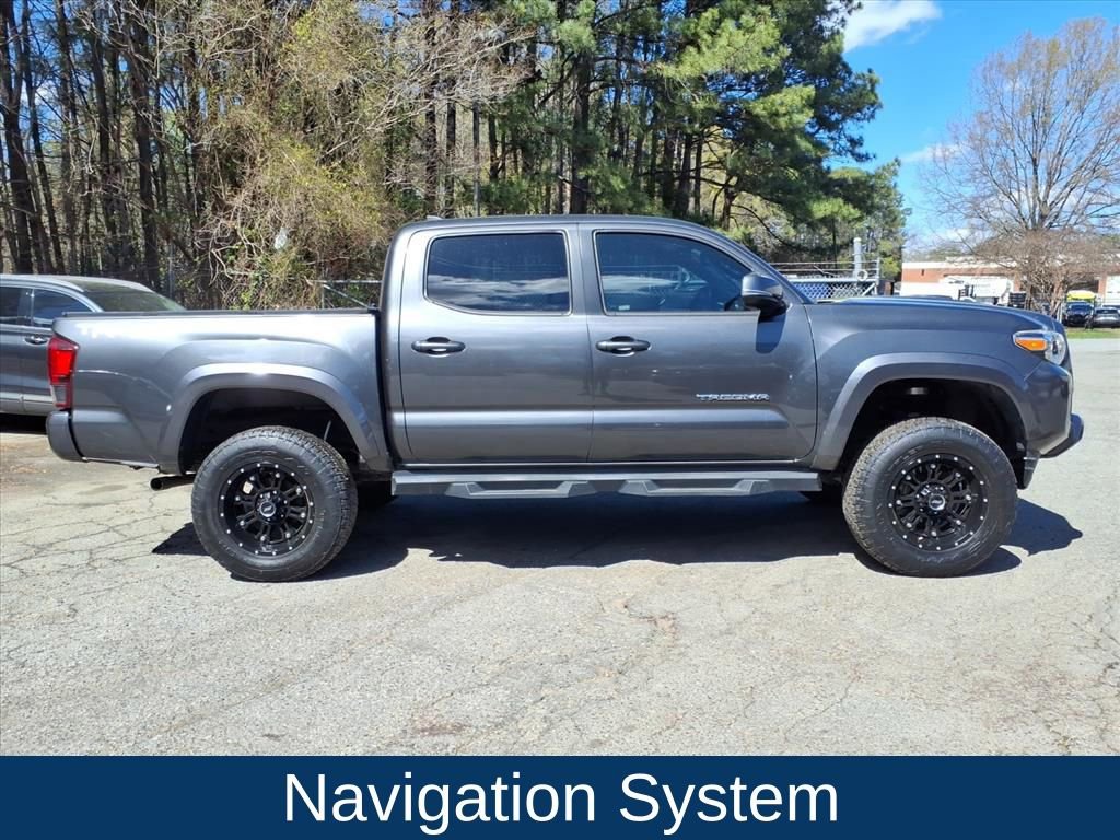 Used 2019 Toyota Tacoma TRD Sport image 2