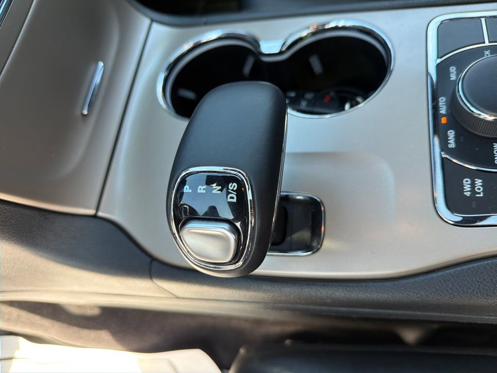 Used 2015 Jeep Grand Cherokee Limited image 24