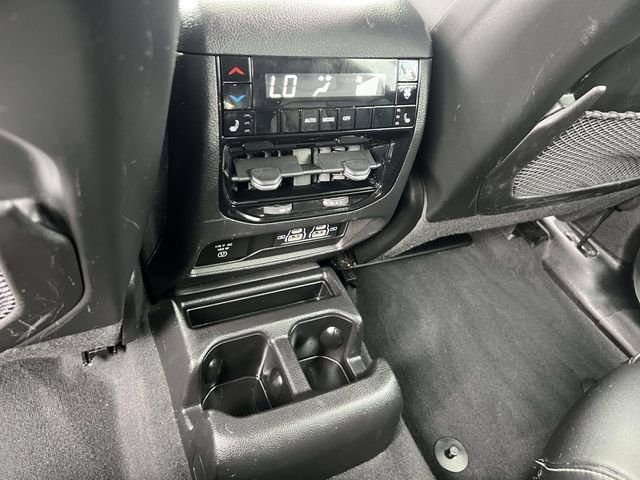 Used 2023 Jeep Grand Cherokee L Limited w/ Luxury Tech Group II AWD/4WD image 14