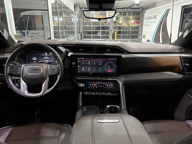 Used 2024 GMC Sierra 2500 Denali w/ Denali Reserve Package AWD/4WD image 11