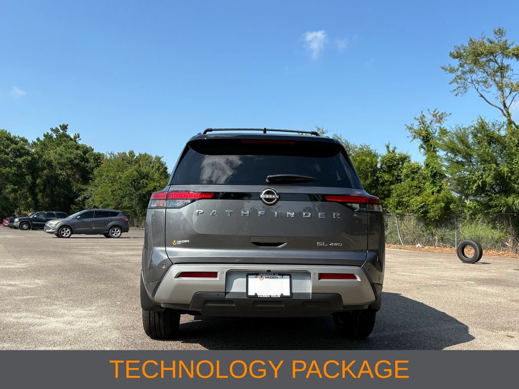 Used 2024 Nissan Pathfinder SL AWD/4WD image 4