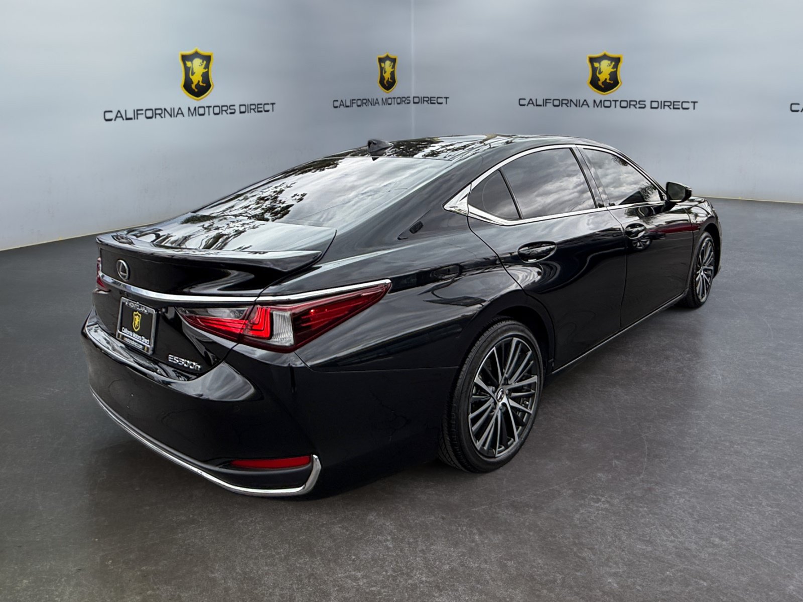 Used 2024 Lexus ES 300h w/ Premium Package FWD image 5