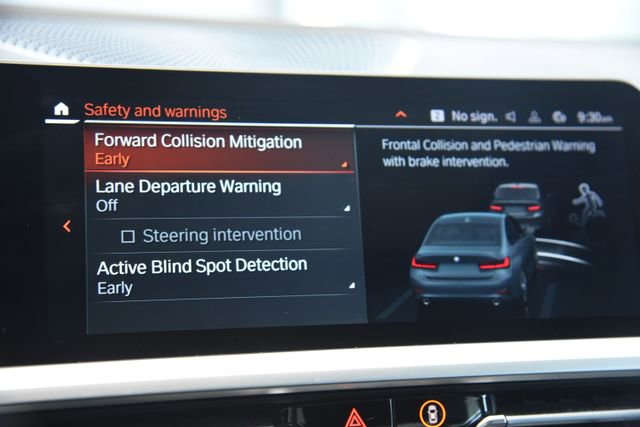 Used 2020 BMW 330i xDrive Sedan w/ Premium Package image 34