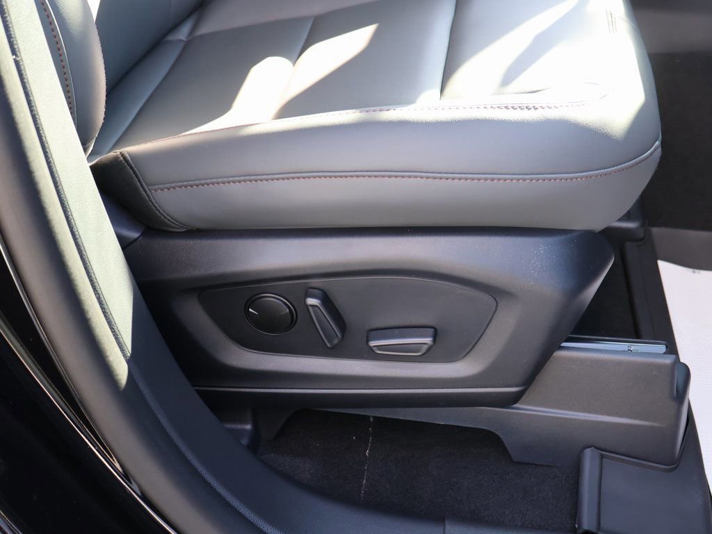 New 2026 Ford Explorer Active w/ Active Comfort Package image 11