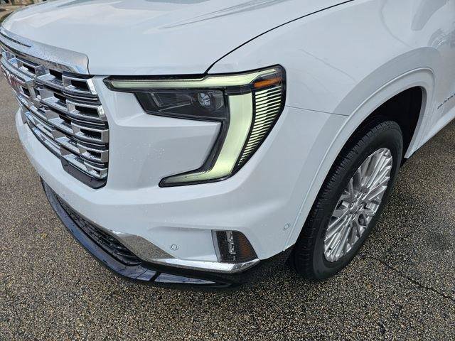 New 2026 GMC Acadia Denali w/ Super Cruise Package FWD image 14