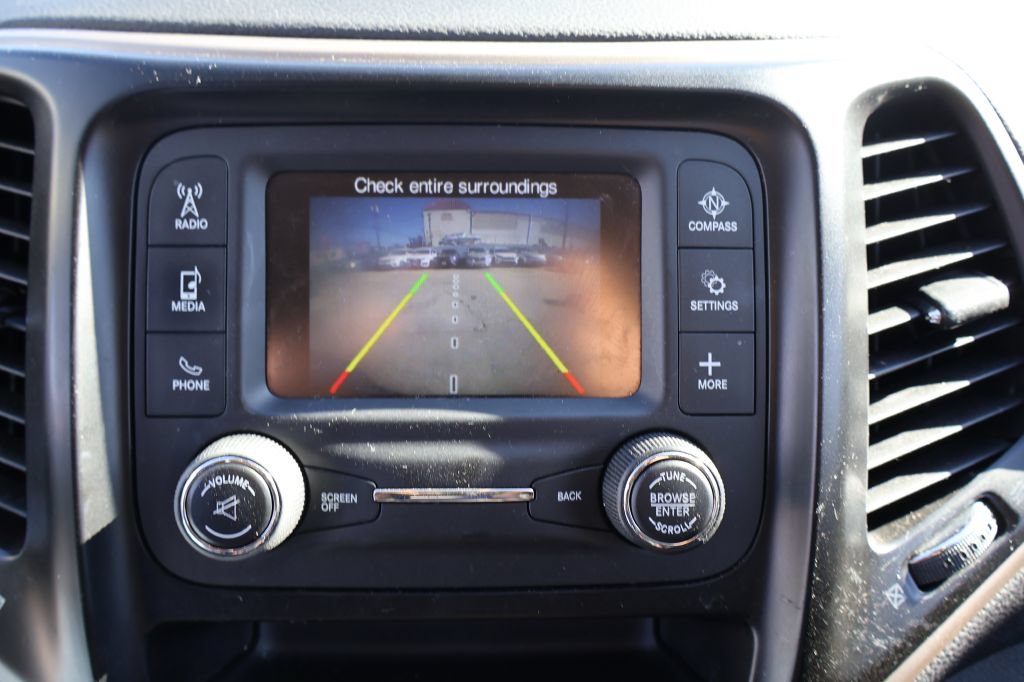 Used 2018 Jeep Cherokee Latitude FWD image 31