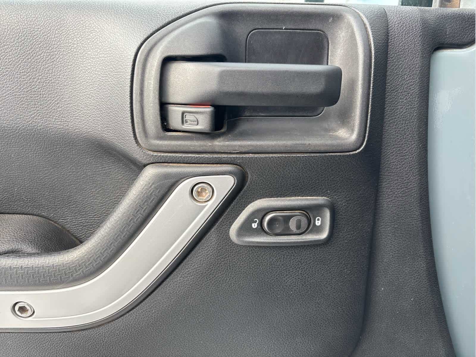 Used 2014 Jeep Wrangler Unlimited Rubicon w/ Connectivity Group image 32