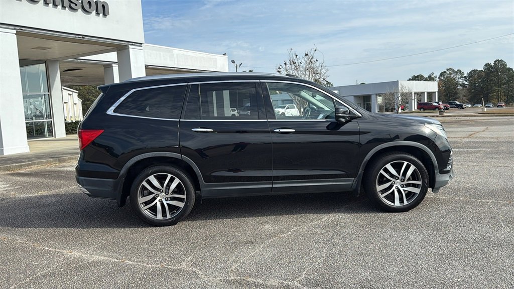 Used 2017 Honda Pilot Touring image 9