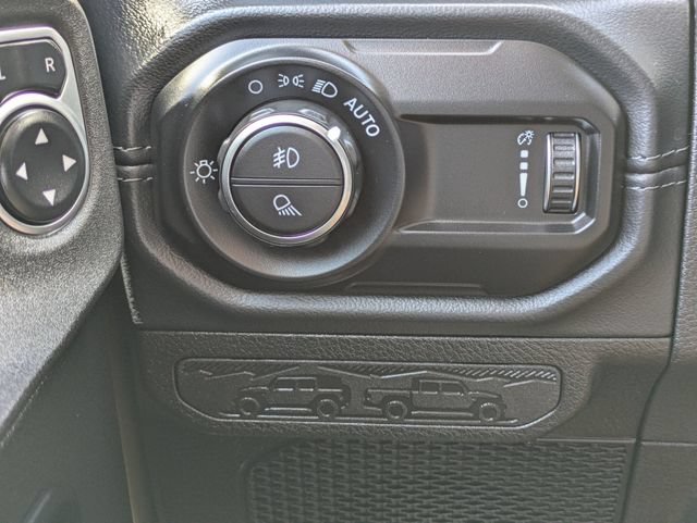 Used 2026 Jeep Gladiator Mojave AWD/4WD image 17