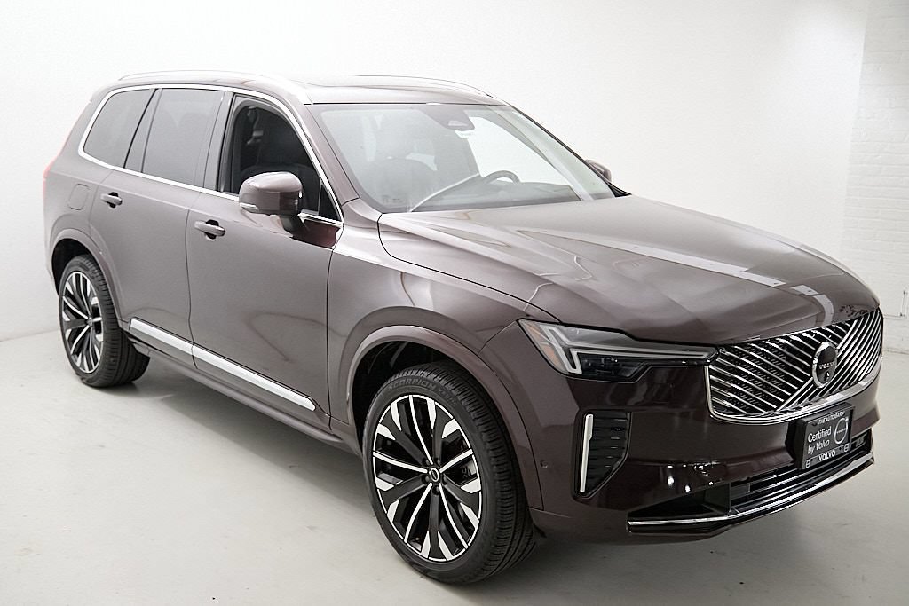 Certified 2025 Volvo XC90 T8 Ultra AWD/4WD image 4