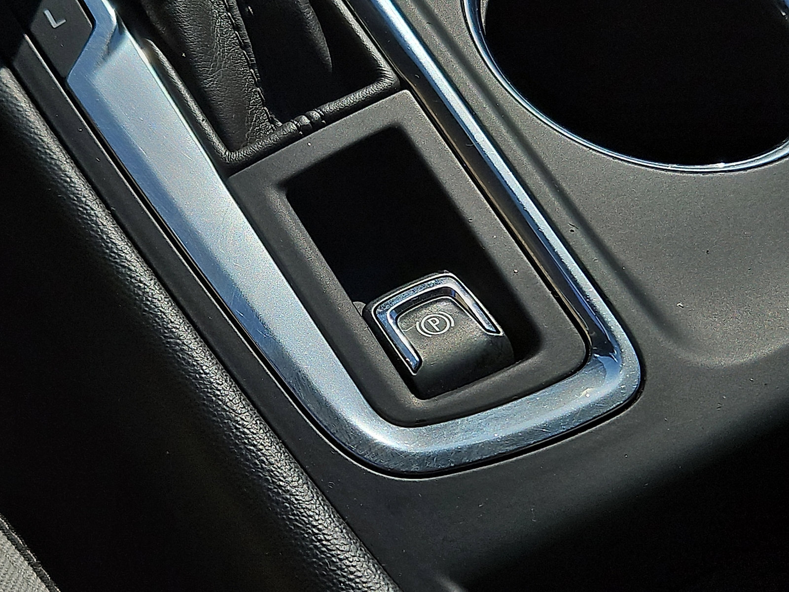 Used 2018 Chevrolet Equinox LS image 24