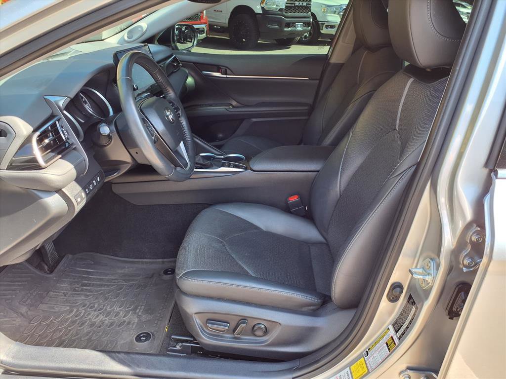Used 2022 Toyota Camry XLE image 11