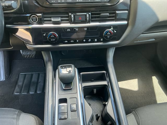 Used 2023 Nissan Pathfinder SV w/ SV Premium Package AWD/4WD image 12