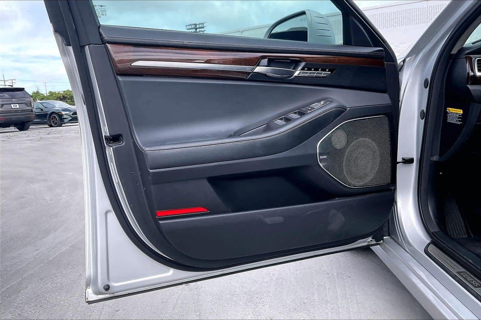 Used 2019 Genesis G90 5.0 Ultimate RWD image 27