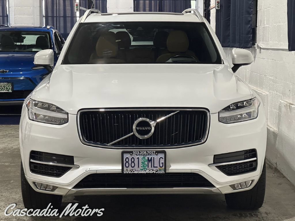 Used 2019 Volvo XC90 T6 Momentum image 2