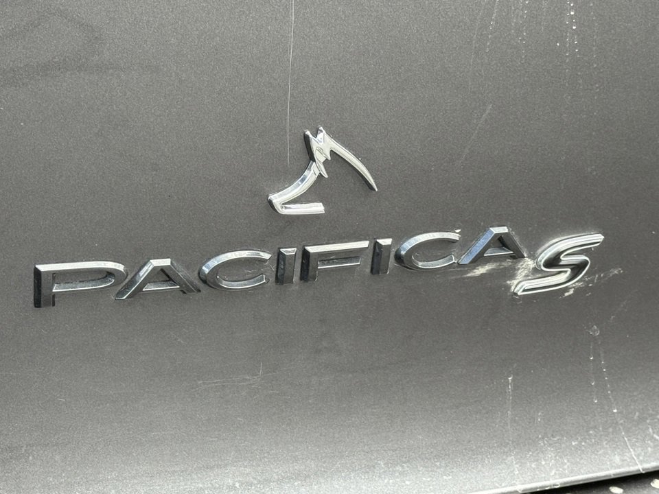 Used 2020 Chrysler Pacifica Touring-L Plus image 50