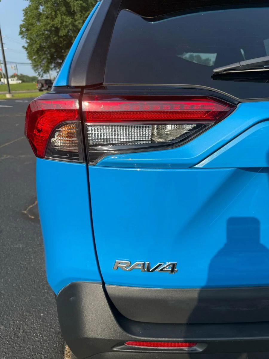 Used 2019 Toyota RAV4 LE w/ All Weather Liner Package image 34