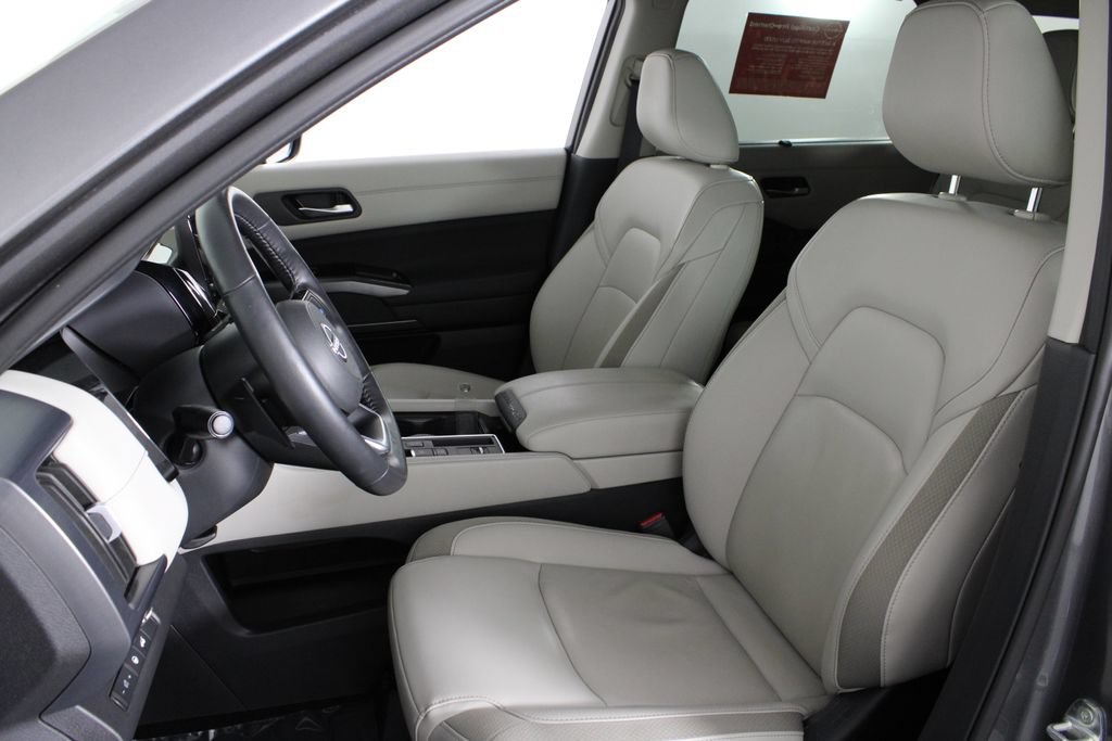 Certified 2025 Nissan Pathfinder SL w/ Cargo Package FWD image 21