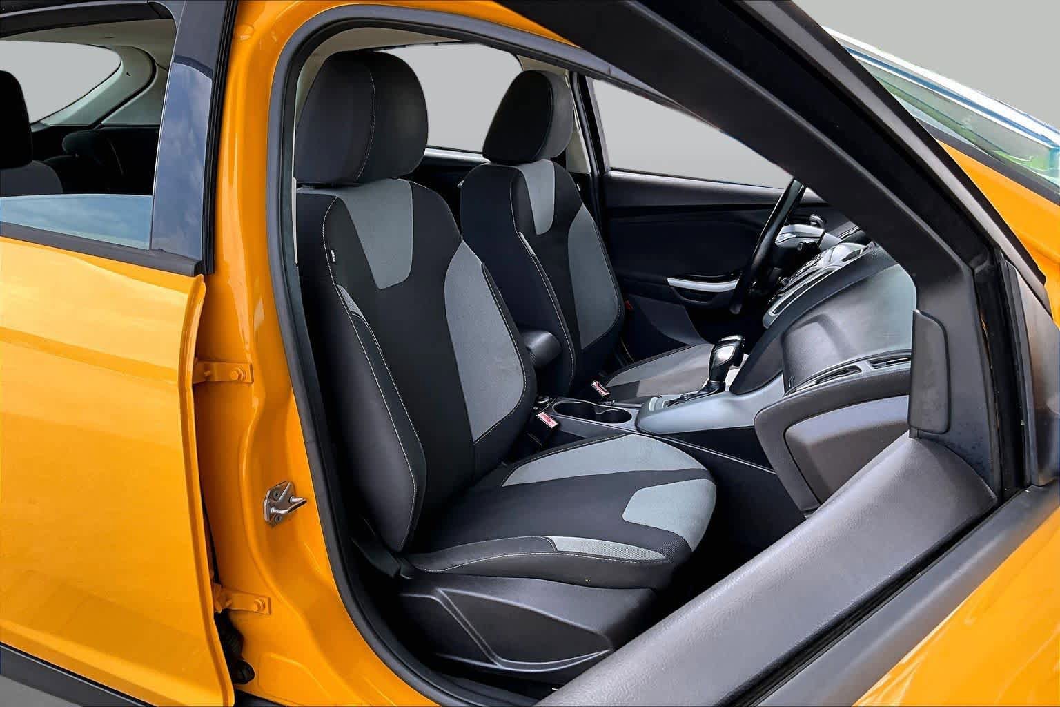 Used 2012 Ford Focus SE FWD image 9