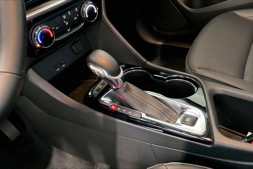 Used 2024 Buick Encore GX Sport Touring image 11