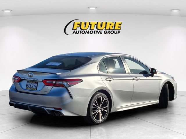 Certified 2018 Toyota Camry SE FWD image 5