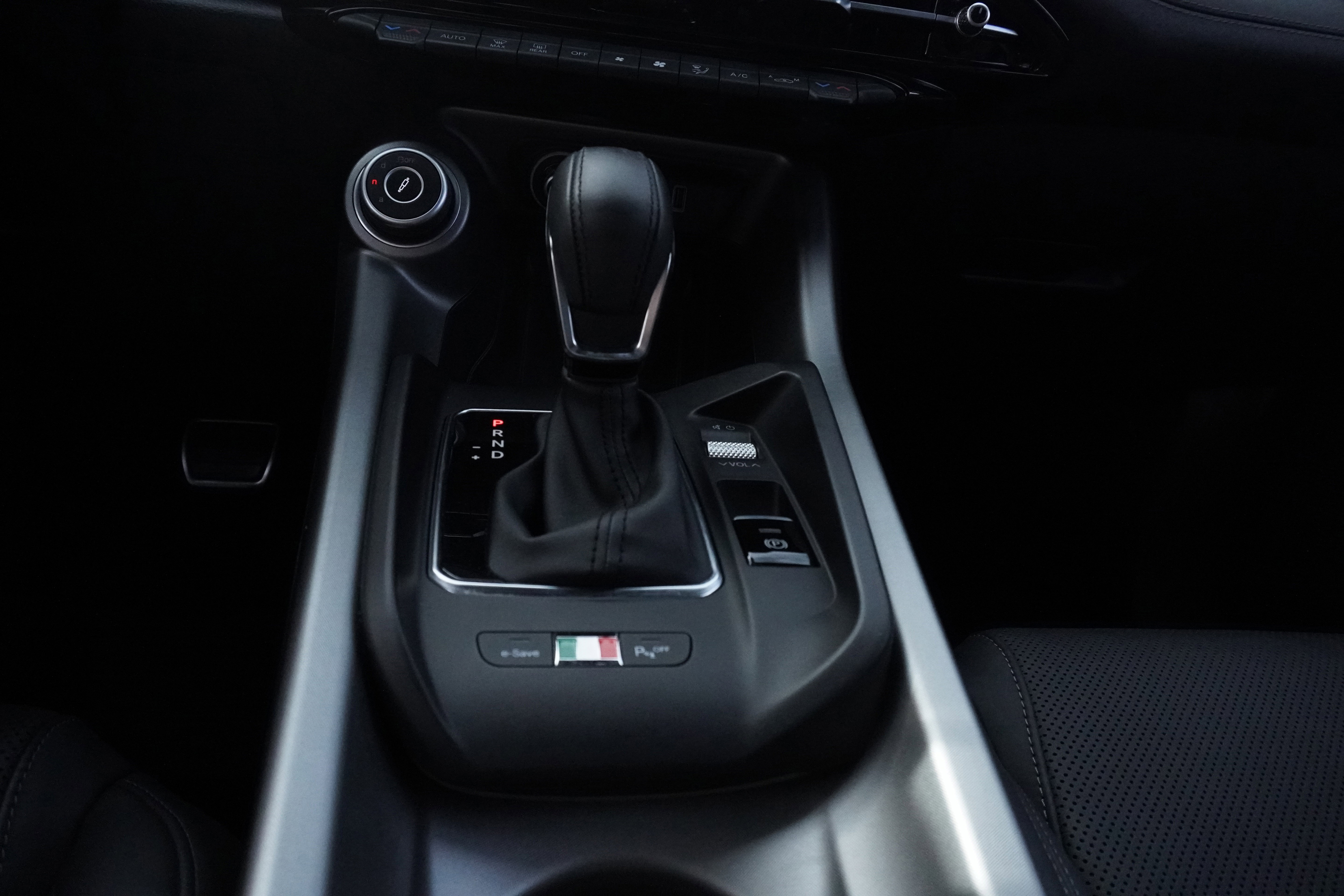 Used 2024 Alfa Romeo Tonale Veloce image 23