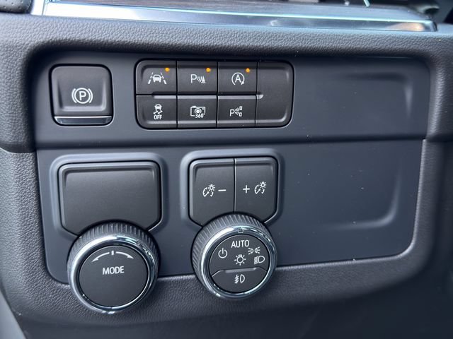 New 2026 Chevrolet Suburban Premier RWD image 18