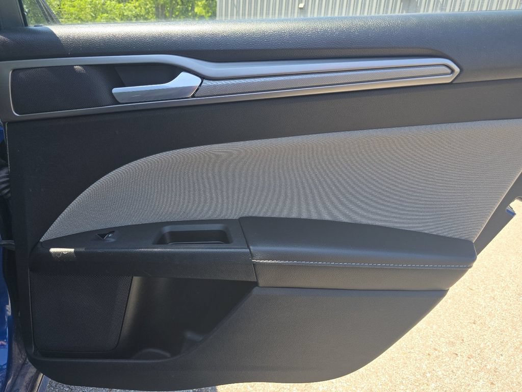 Used 2018 Ford Fusion S FWD image 18