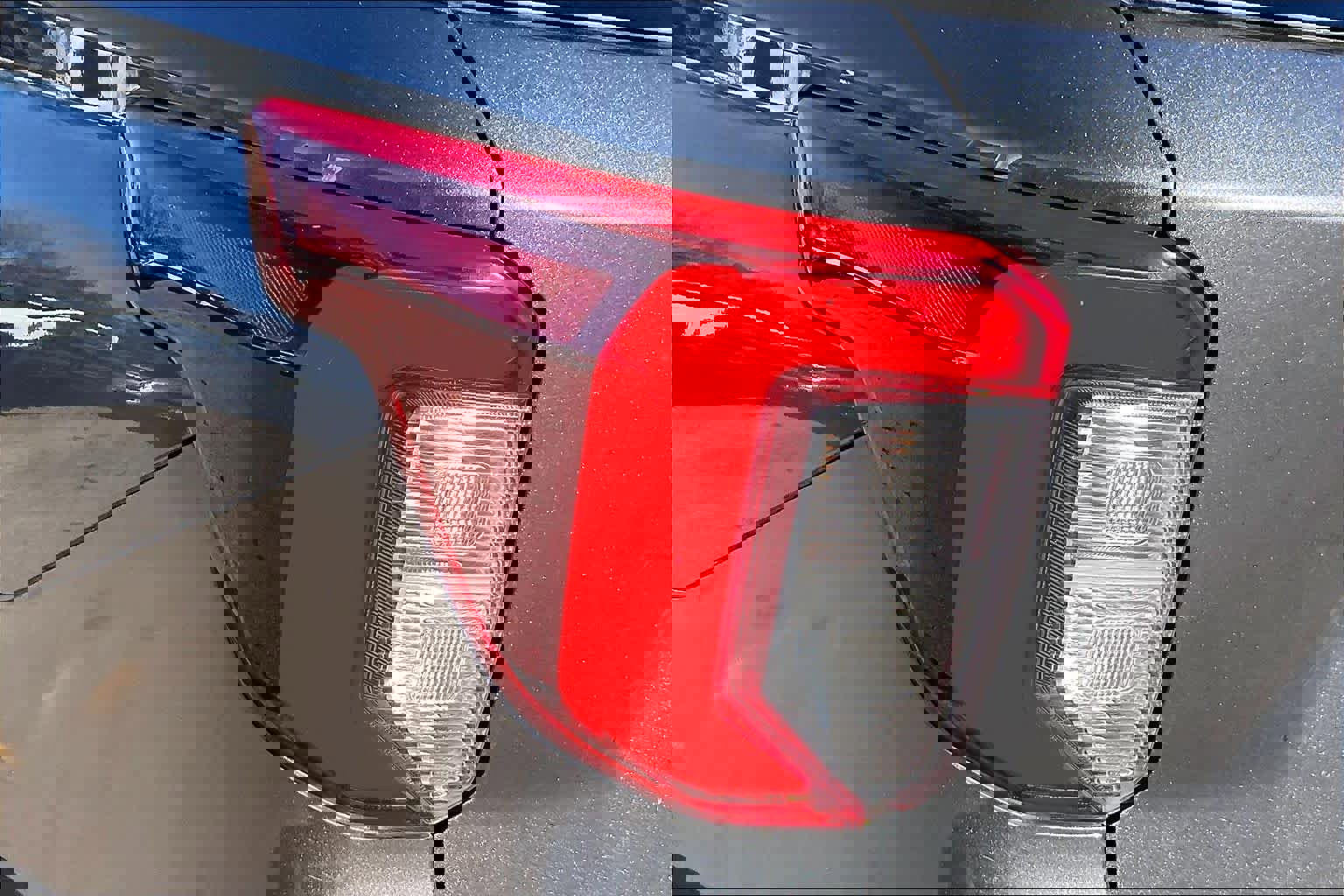 Used 2020 Ford Explorer ST image 27