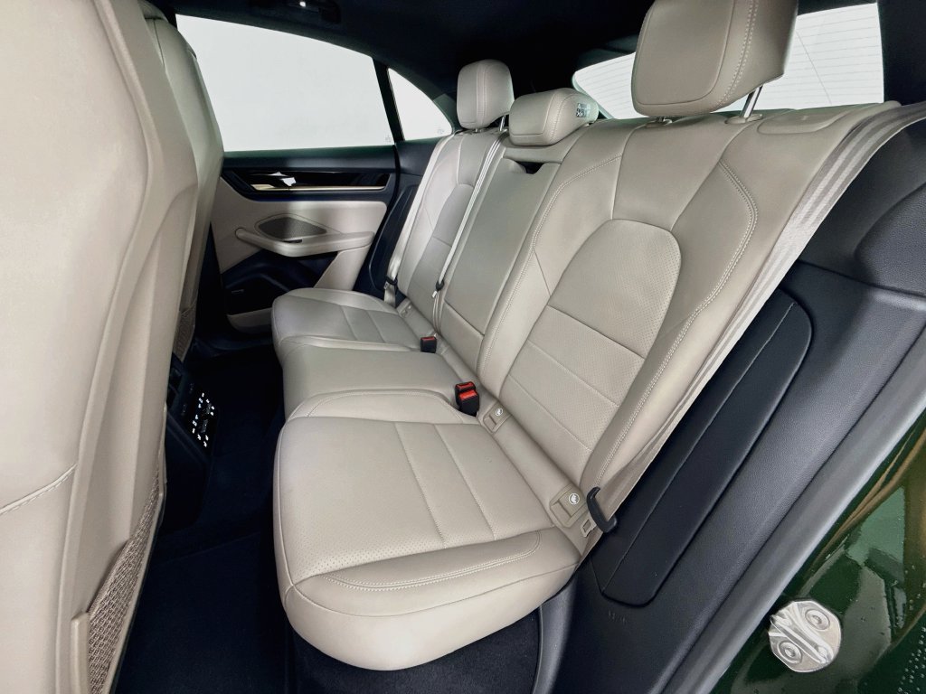 Certified 2025 Porsche Macan Electric RWD image 23