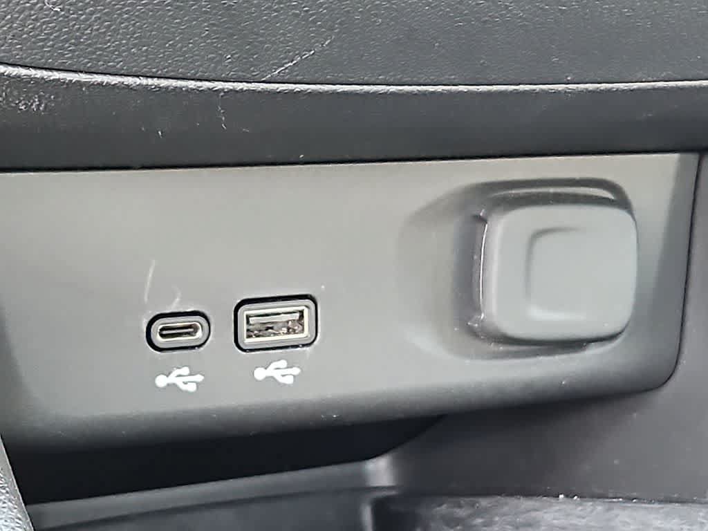 Used 2025 Buick Envista Avenir FWD image 25