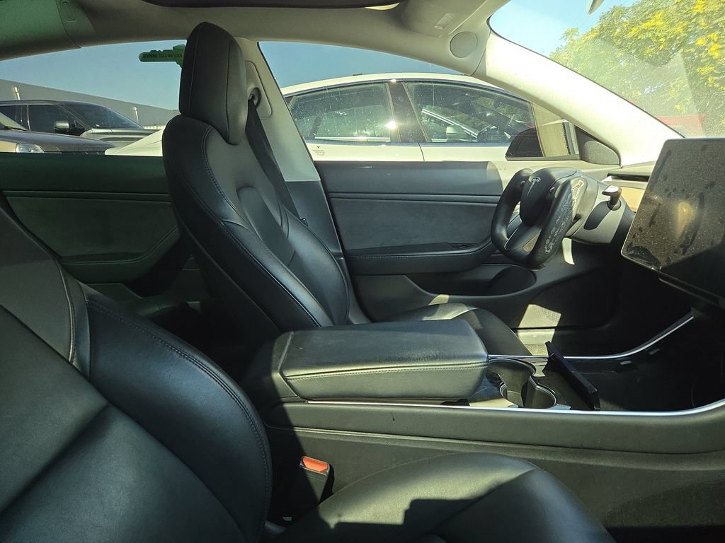 Used 2018 Tesla Model 3 Mid Range RWD image 4