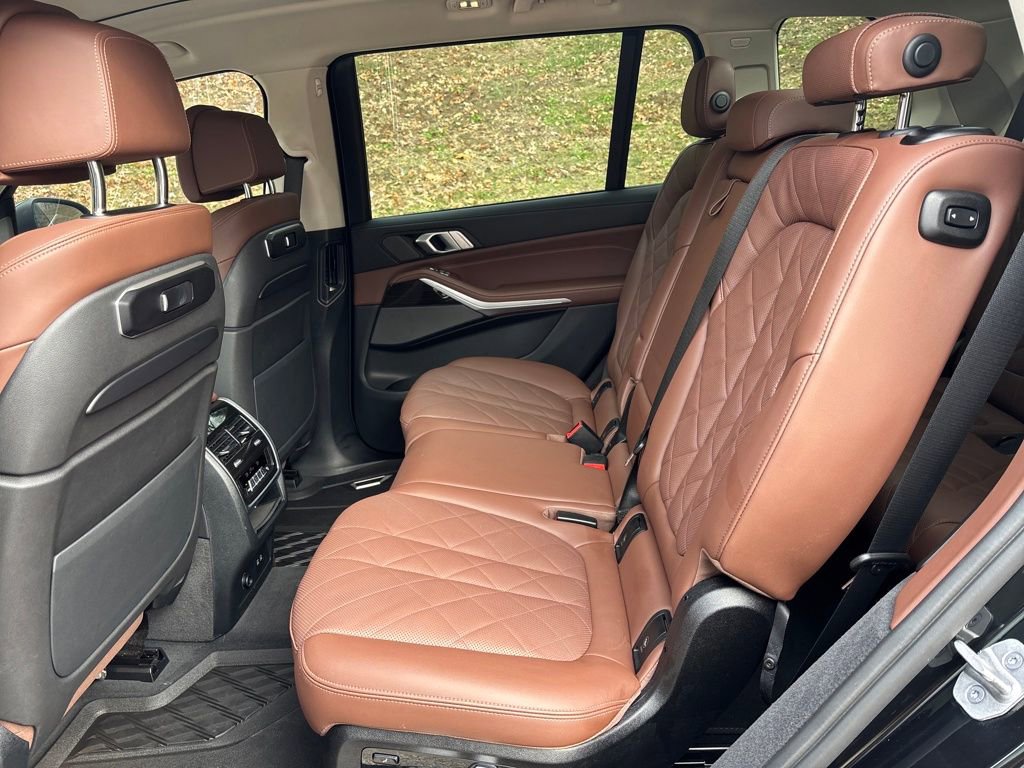 Used 2023 BMW X7 xDrive40i w/ Premium Package image 31