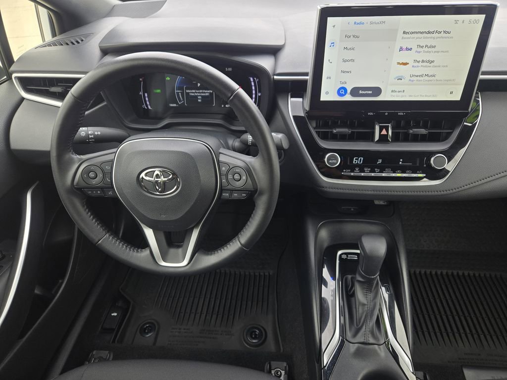 Used 2025 Toyota Corolla SE w/ SE Premium Package image 29