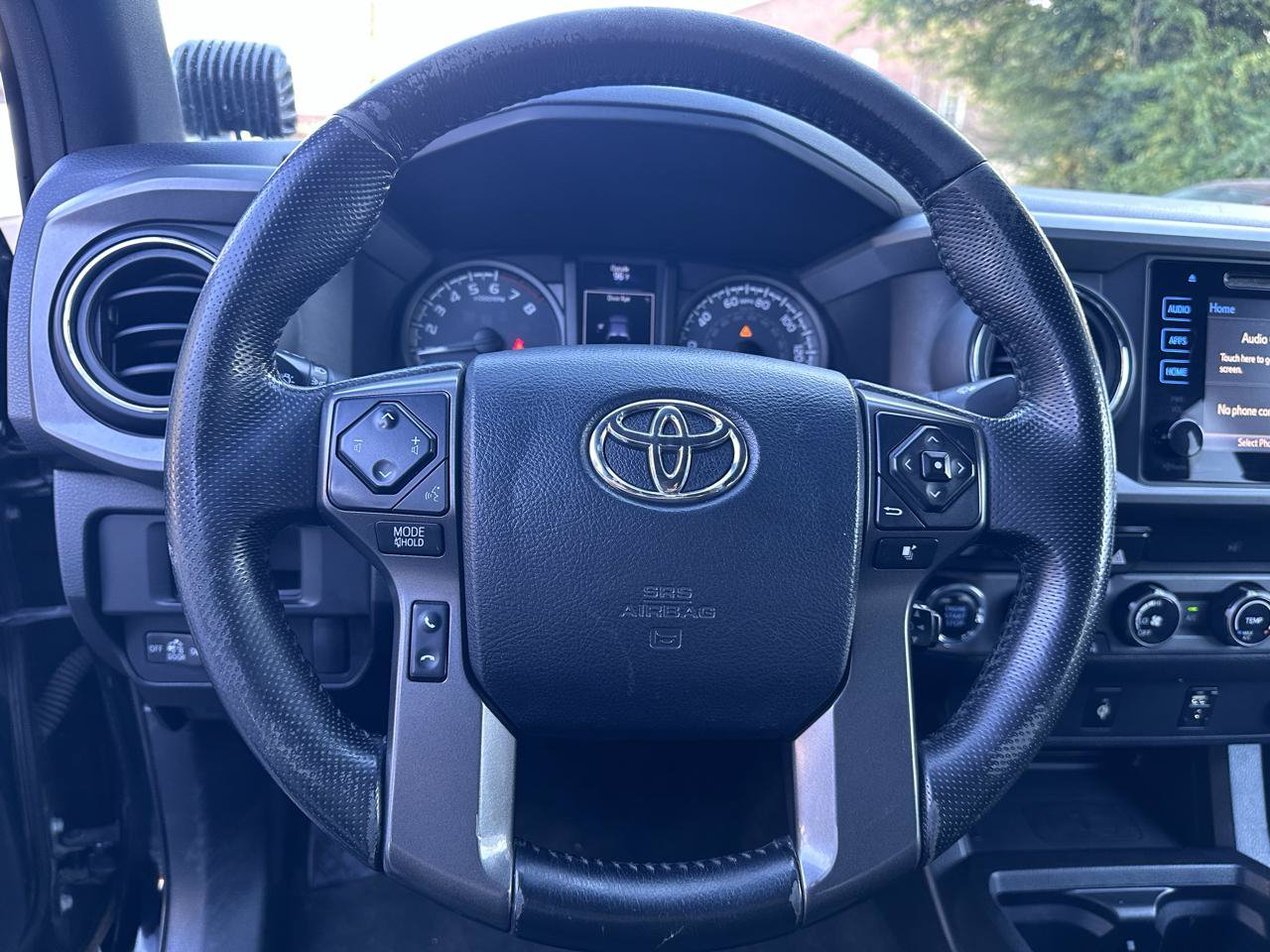 Used 2016 Toyota Tacoma TRD Sport w/ Towing Package AWD/4WD image 20