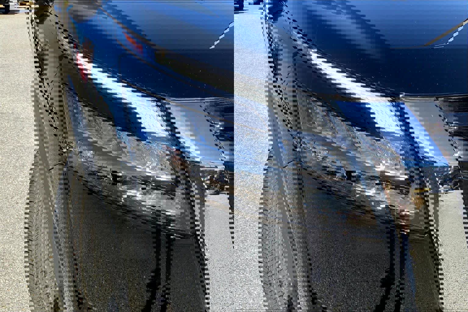 Used 2025 Nissan Pathfinder SV image 24