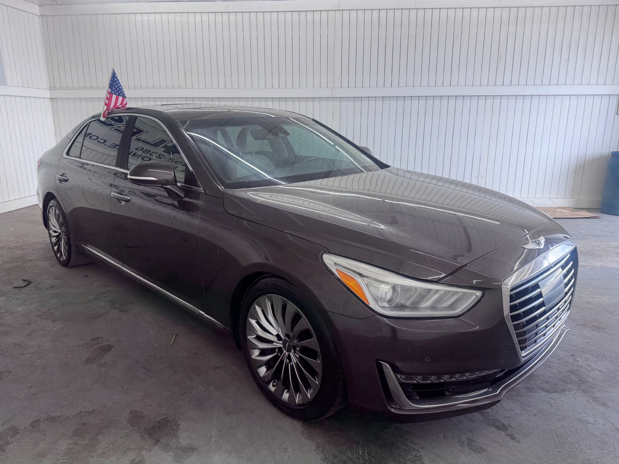 Used 2017 Genesis G90 3.3T Premium RWD image 3