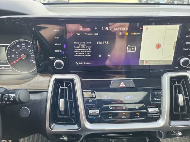 Certified 2022 Kia Sorento S w/ Panoramic Sunroof Package AWD/4WD image 23