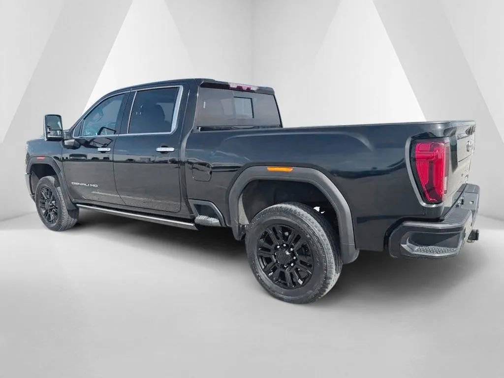Used 2022 GMC Sierra 3500 Denali w/ Denali Black Diamond Edition image 4