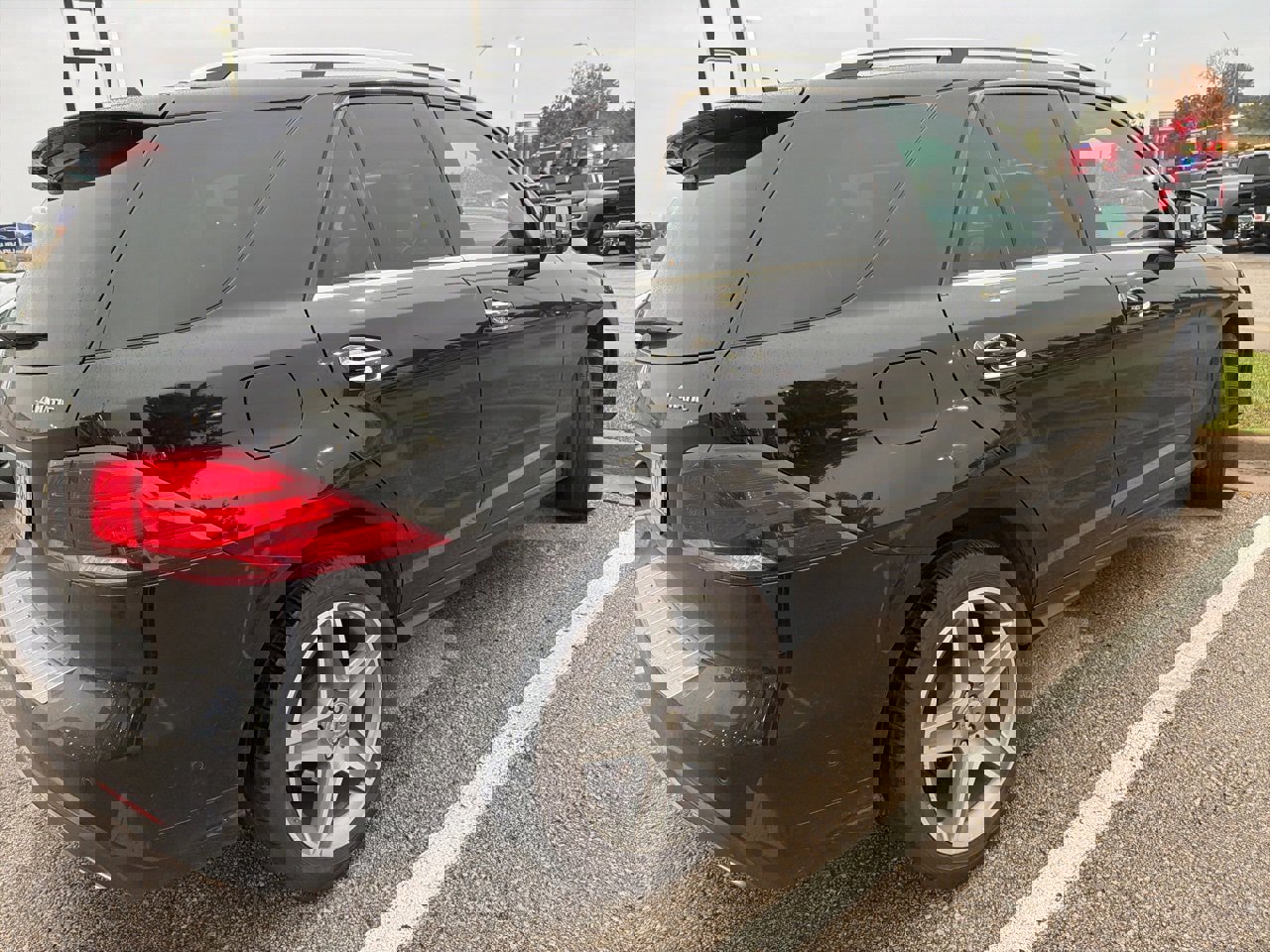 Used 2016 Mercedes-Benz GLE 400 4MATIC image 11