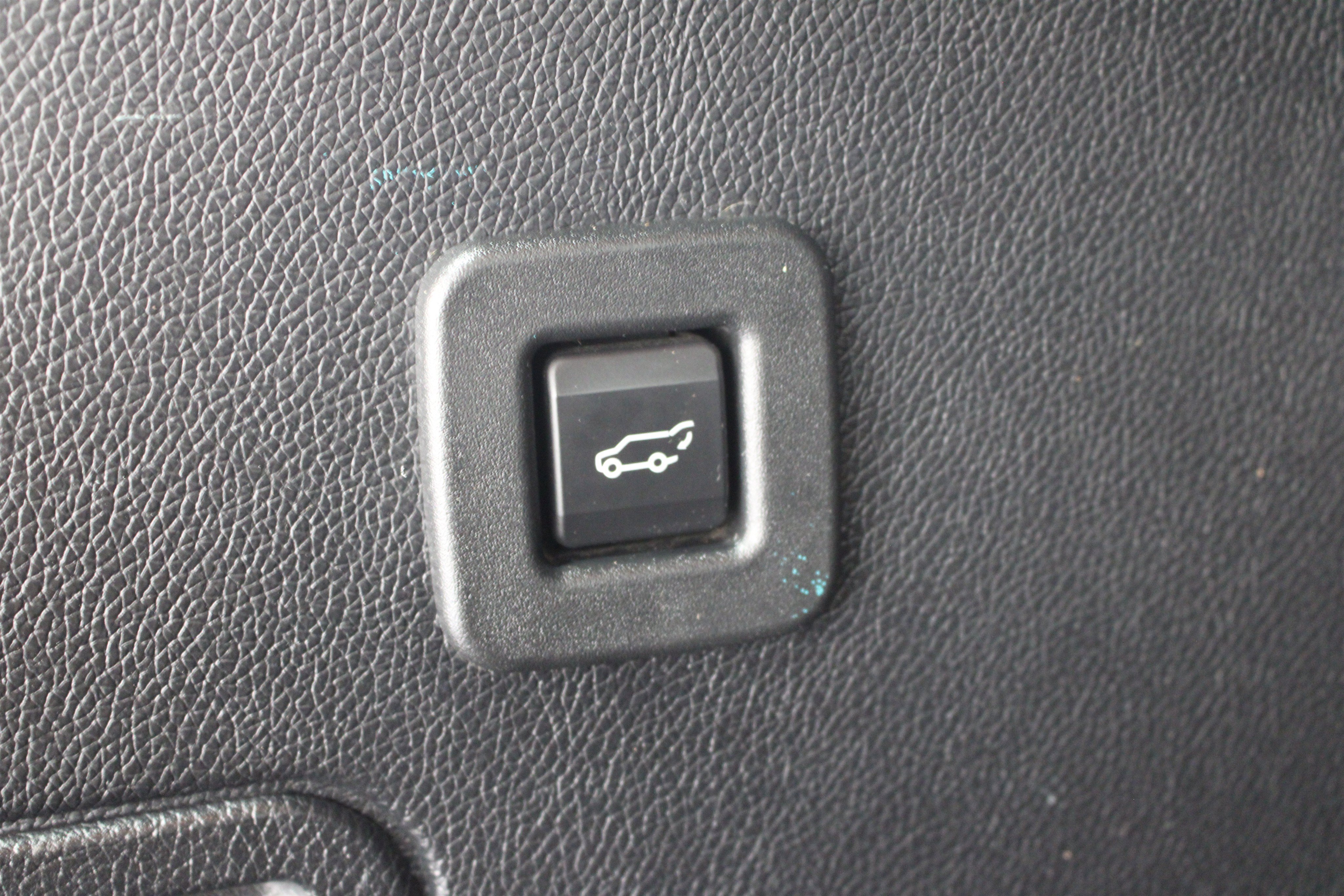 Used 2015 Ford Expedition EL XLT w/ Equipment Group 202A AWD/4WD image 24