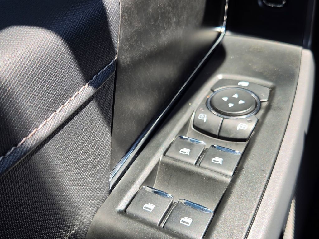 Used 2025 Ford F150 Lightning Flash AWD/4WD image 36