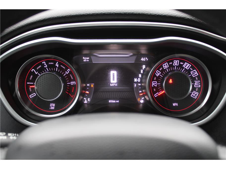 Used 2015 Dodge Challenger SXT Plus image 21