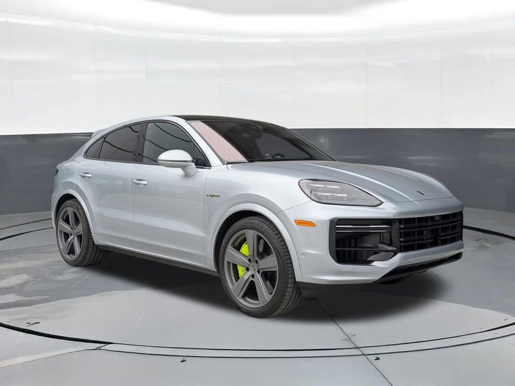 Certified 2025 Porsche Cayenne Turbo image 6