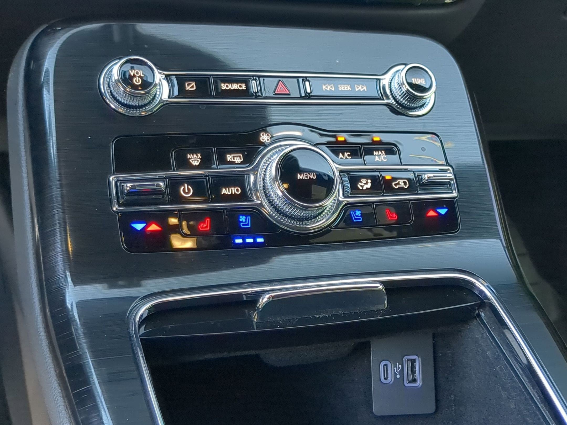 Used 2023 Lincoln Nautilus Reserve image 18