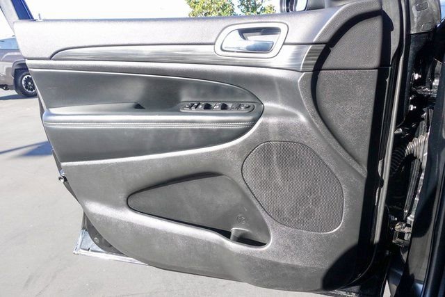 Used 2022 Jeep Grand Cherokee Laredo X image 23