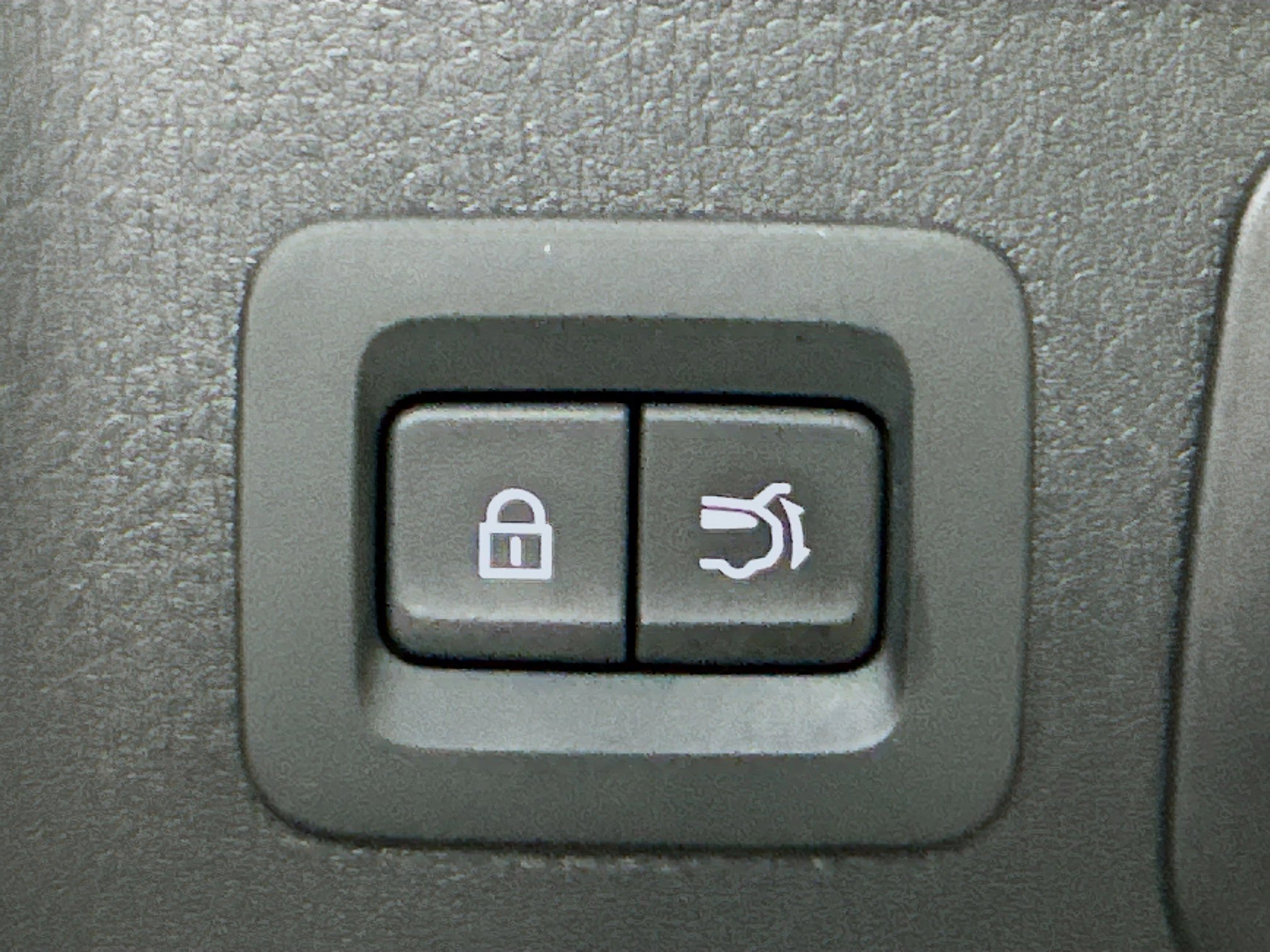 Used 2025 MAZDA CX-90 Plug-In Hybrid w/ Preferred image 33