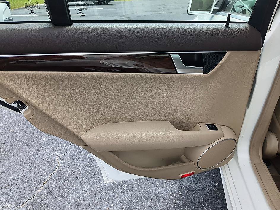 Used 2014 Mercedes-Benz C 250 Sedan image 28
