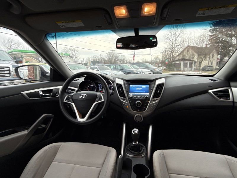 Used 2013 Hyundai Veloster image 19